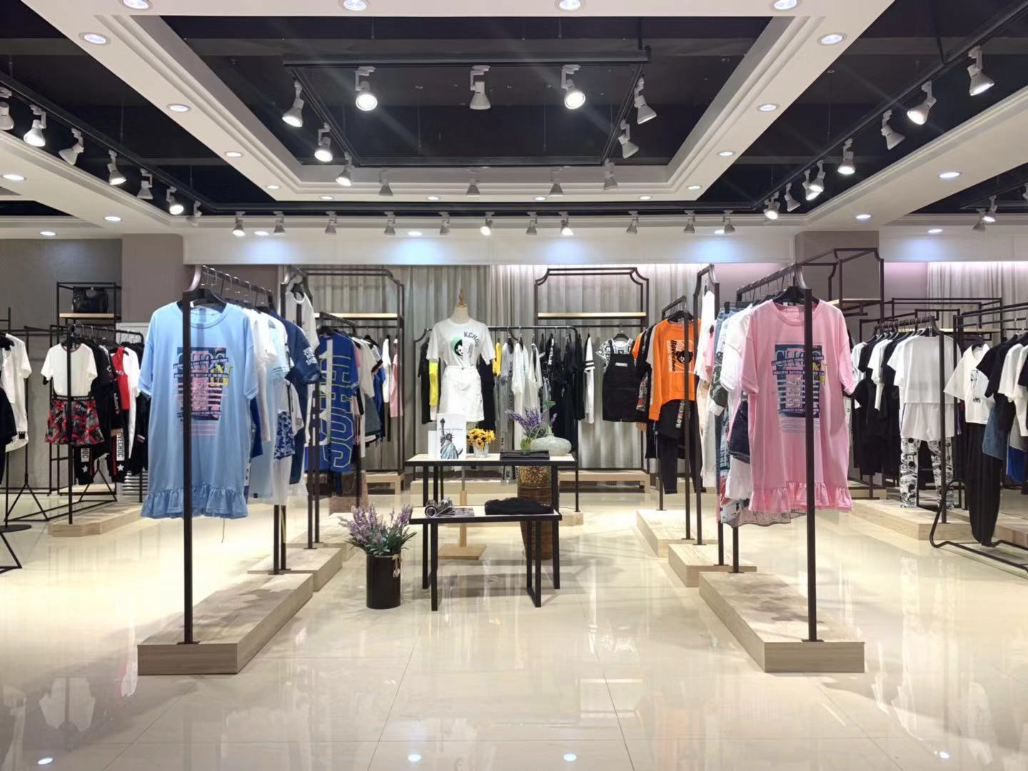 国内专柜品牌女装库存尾货进货渠道全解析